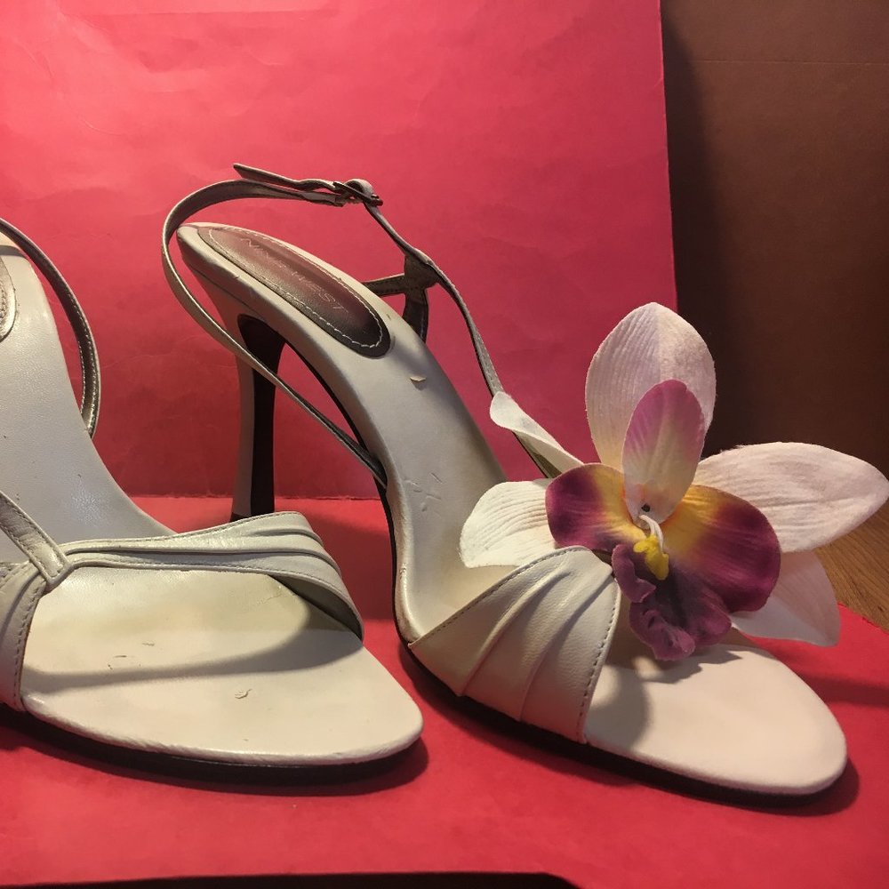 9 West Simple Elegant Heels with Accent